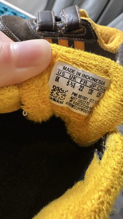 Дитячі кросівки adidas 22 розмір