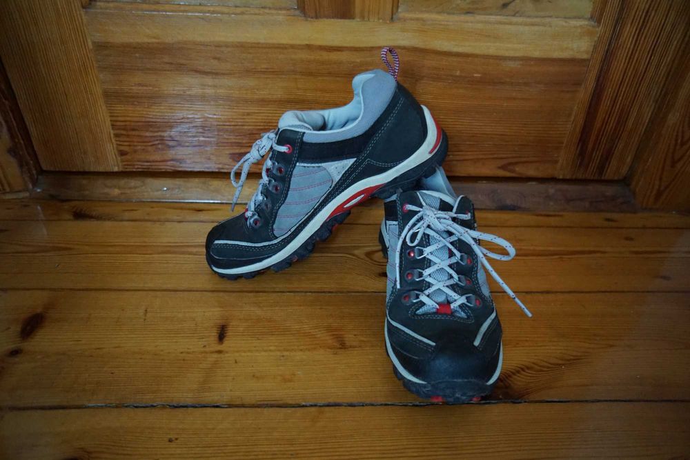Buty  TREKKINGOWE
 TIMBERLAND Gore - tex  39 38 dł wkład. 25 cm