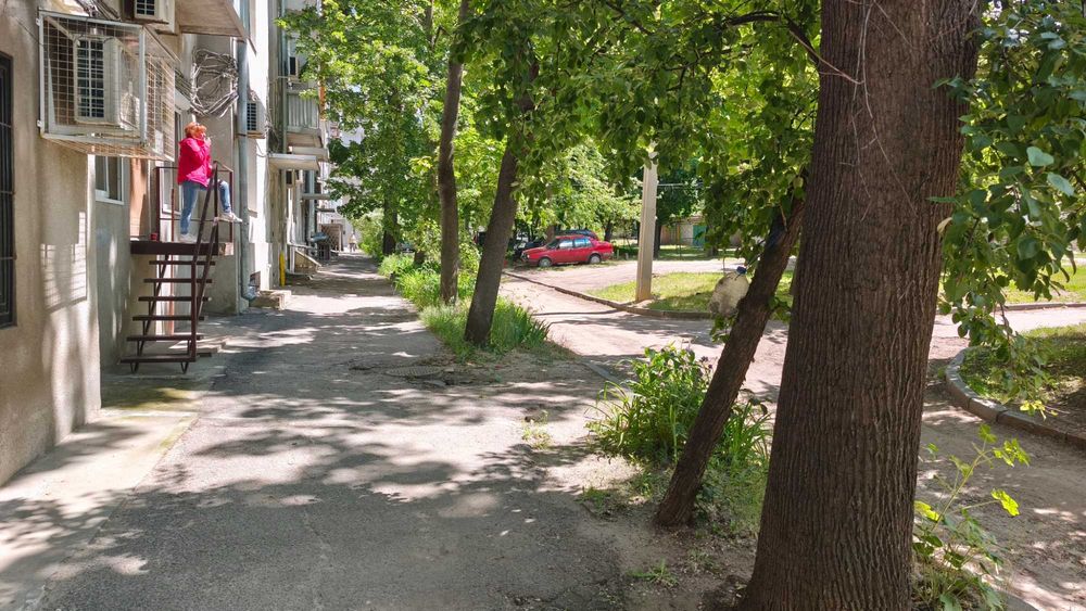 Продажа  3-комн. квартиры в 100 метрах от м. "Научная", 4-й этаж