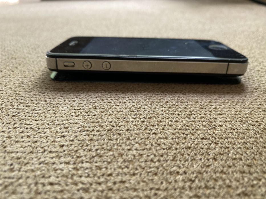 Iphone 4S 8gb com caixa original e protecoes