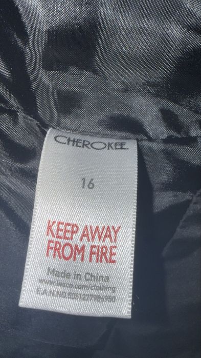 Жіноча чорна желетка