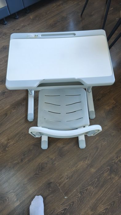 Дитяча парта зі стільцем