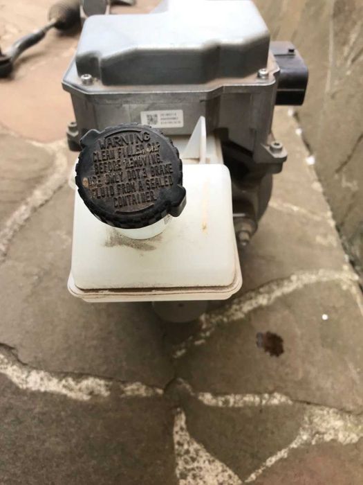 Головний гальмівний циліндр Nissan Leaf ZE1 2018