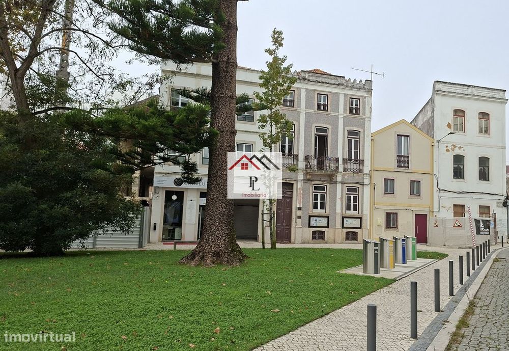 Dois Edificios, junto ao Tribunal | Figueira da Foz | Coimbra