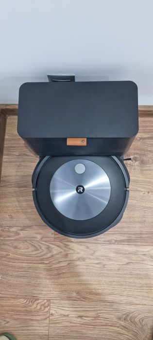 iRobot Roomba j7+ – Robot Odkurzający z Stacją Opróżniającą