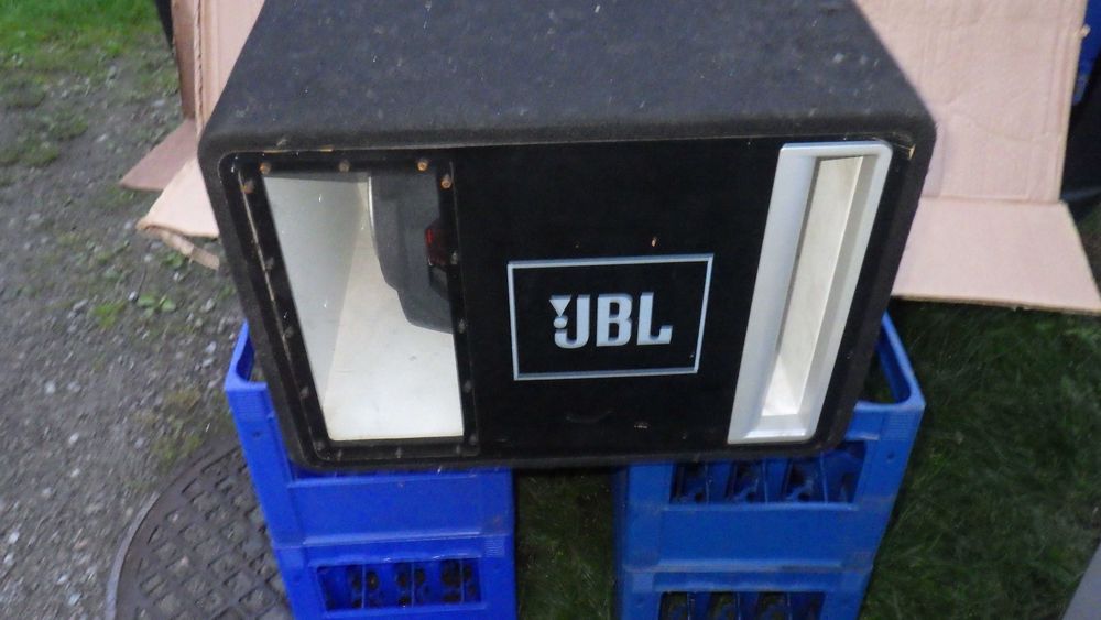 JBL Tuba  subwoofer samochodowy