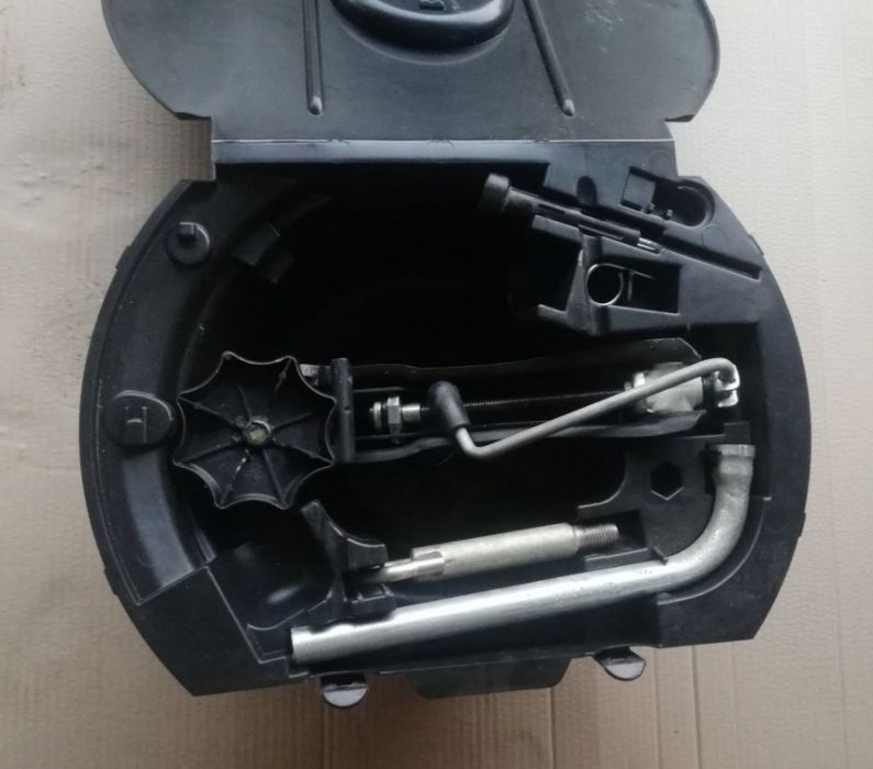 Органайзер фабія 1 в зборі домкрат ключ петля шкода фабія skoda fabia