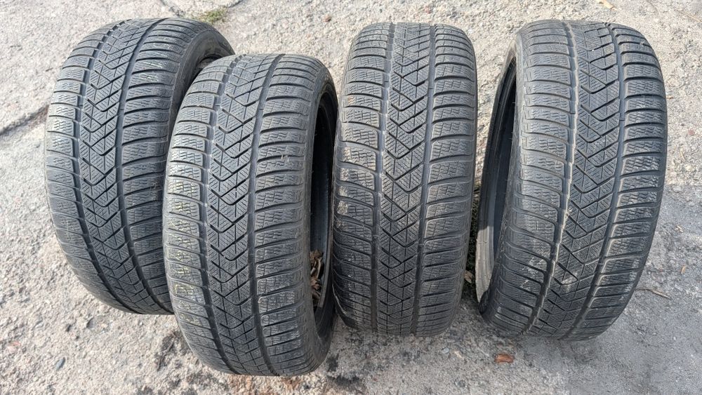 Opony zimowe używane 245/45r18 Pirelli SottoZero3 100V XL 4 sztuki