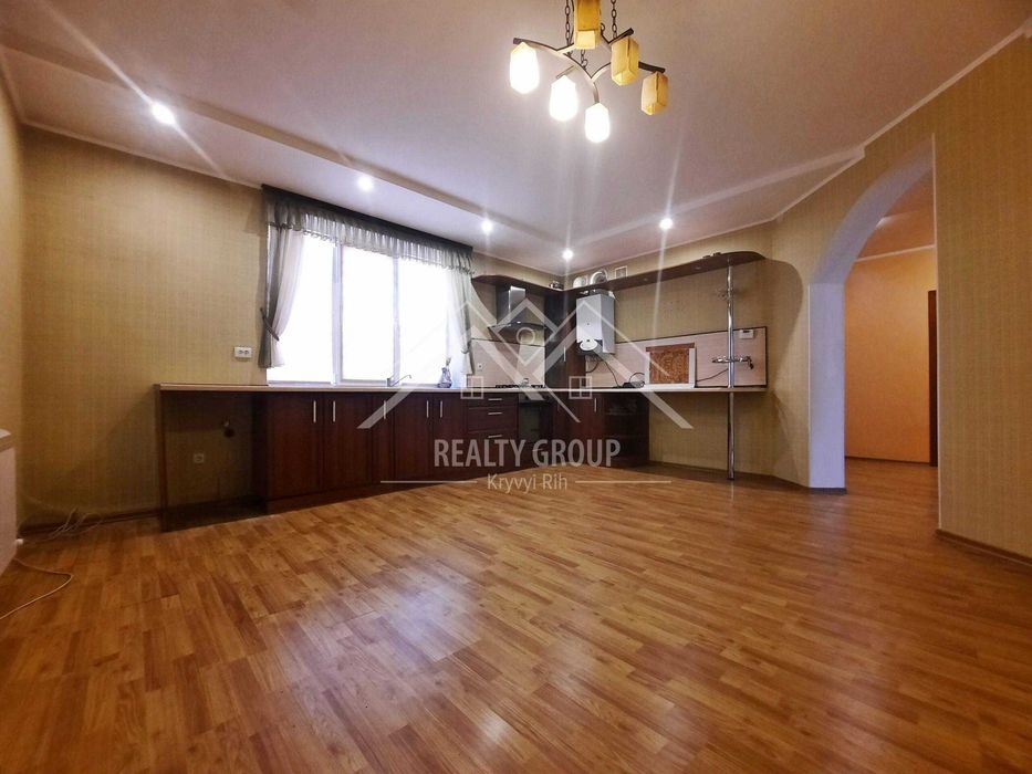 Продаж сучасного двоповерхового будинку на Ластівці