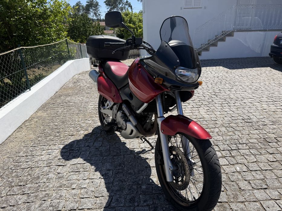 Suzuki XF 650 Freewing