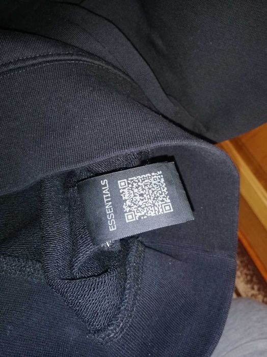 Продам Світшот ESSENTIALS (Оригинал)