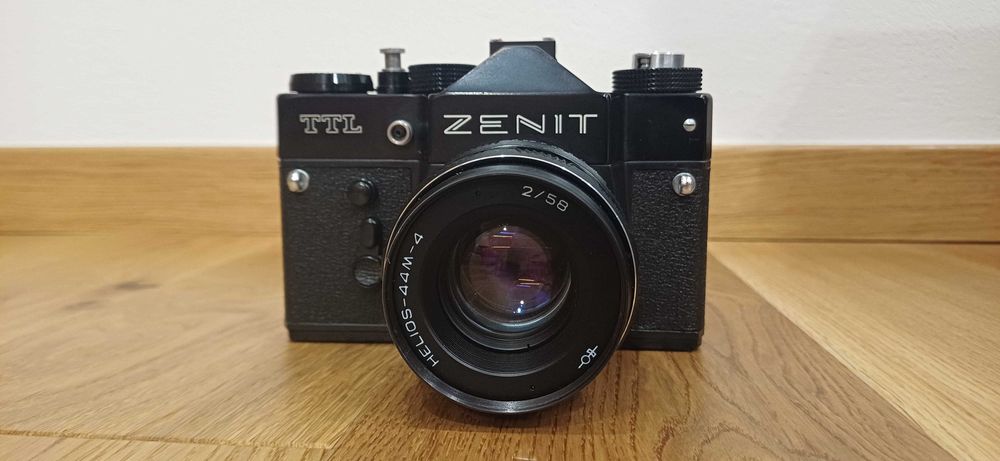 Aparat ZENIT TTL obiektyw HELIOS-44M-4
