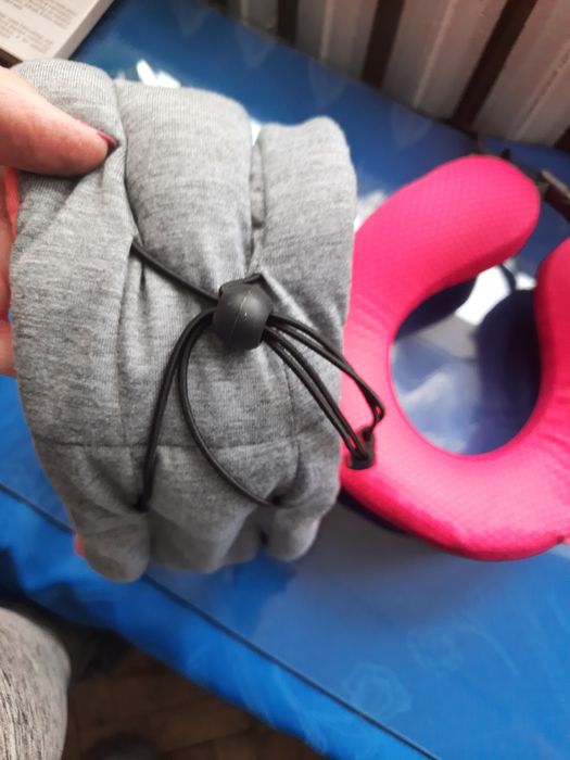 2 szt kołnierze podróżne -jeden gratis