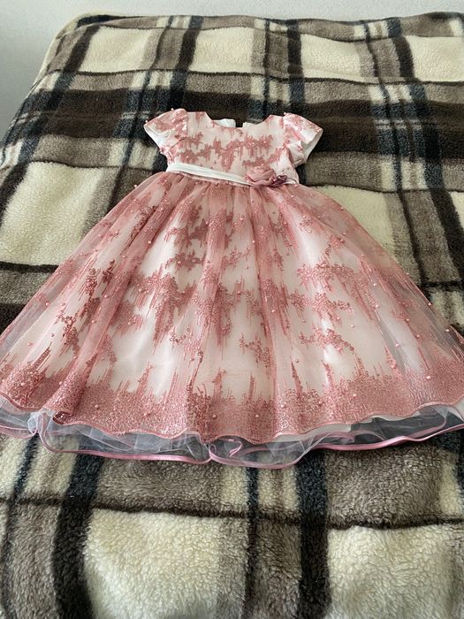 Святкова сукня для дівчинки 5-6 рочків