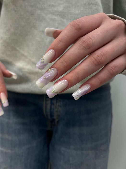 Манікюр/педікюр/нарощення