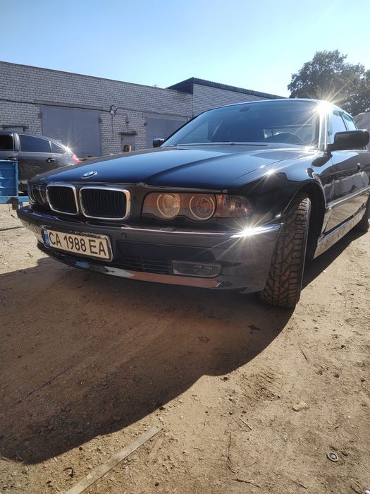 продам авто BMW 7