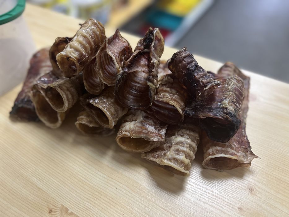 Ласощі для тварин( Бичій корінь, Легені,Вим‘я, Жили, Трахея)