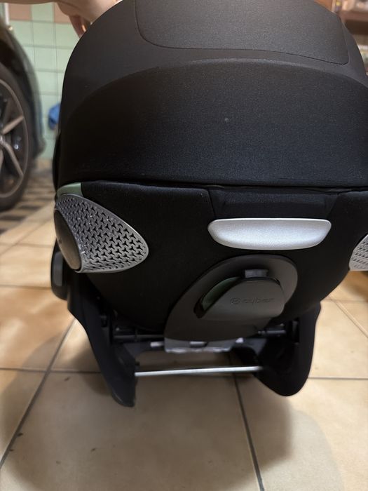 Fotelik Cybex cloud T + adaptery