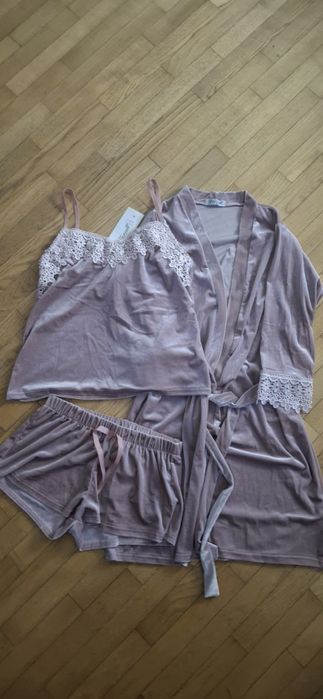 Велюрова жіноча піжама 4 в 1 Versall, розмір S