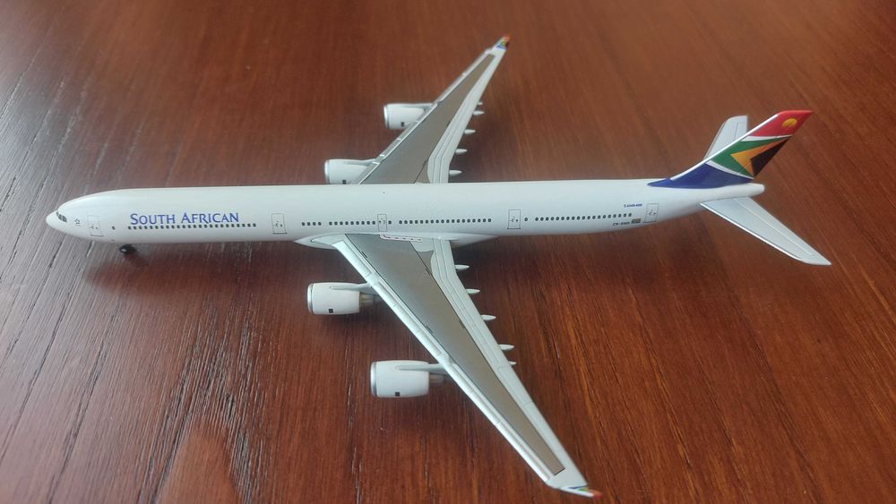 Miniatura Hogan A340-600 South African Airways 1:400