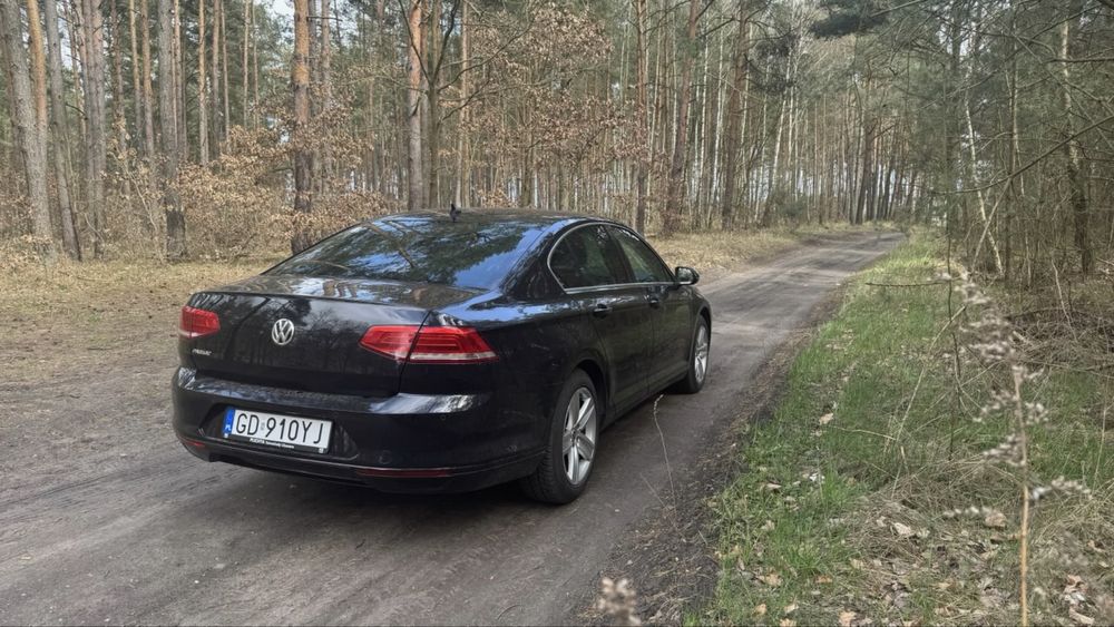 VW Passat 2018r Automat DSG7 180km Park assist Matrix full led Czarny