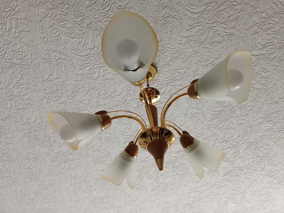 Lampa wisząca do pokoju