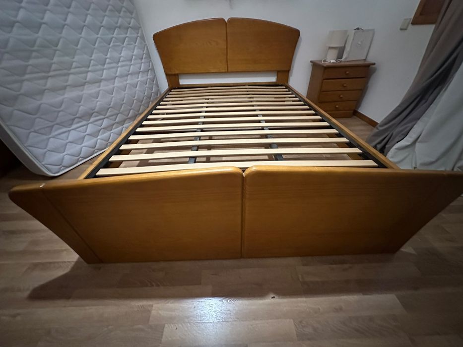 Cama de casal madeira maciça