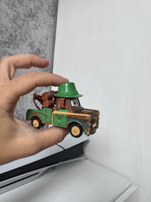 Колекційна машинка Тачки Мартін Cars Mattel Disney Pixar