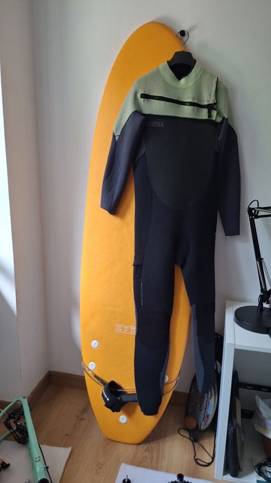 Prancha de surf e fato de surf