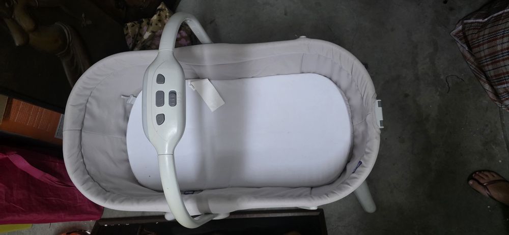 Chicco Baby Hug 4 em 1 – Como Novo (Berço, Espreguiçadeira e Cadeira