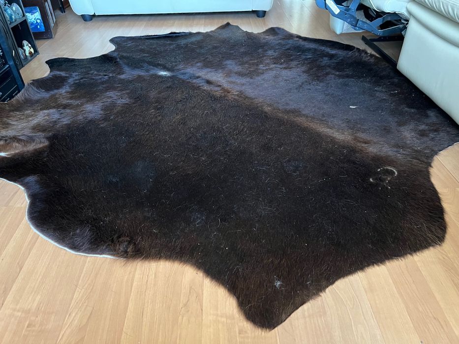 Tapete em pele de vaca com 2 metros