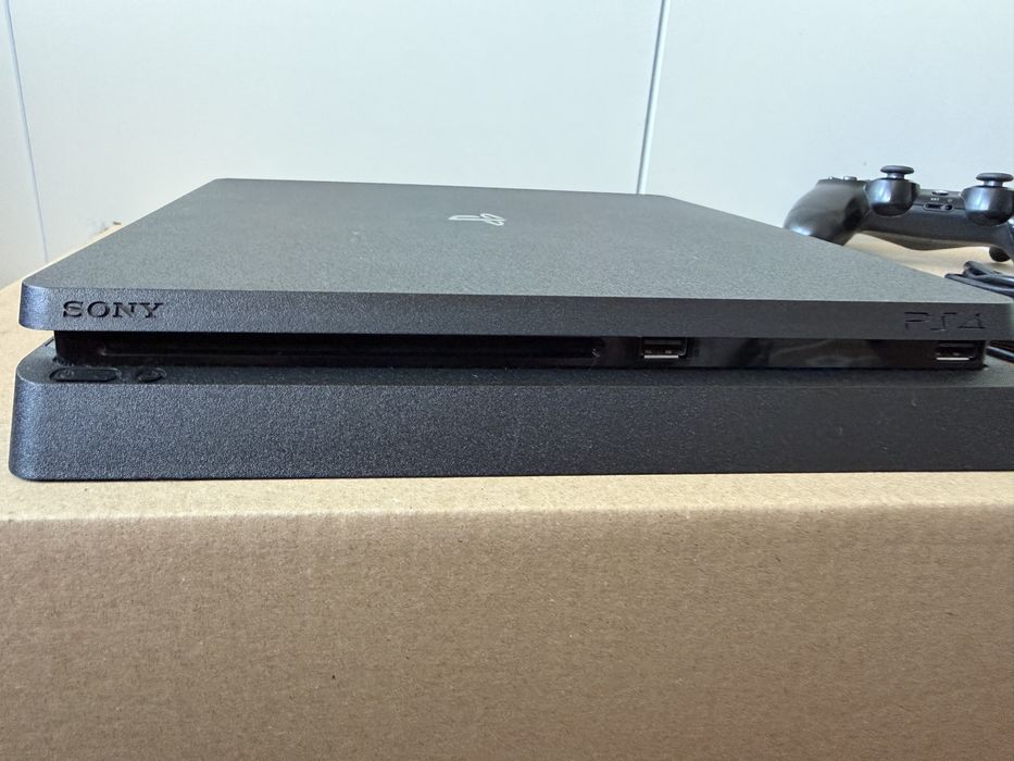 SONY PlayStation 4 Slim 500GB stan BDB - komplet