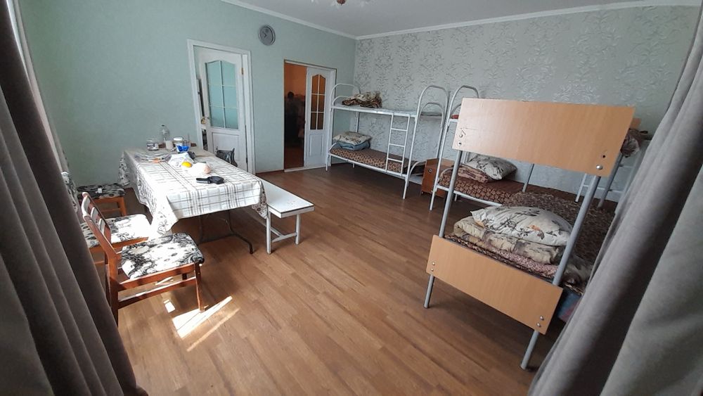 Здається будинок для працюючих людей.Велика Димерка.Броварський р-н.