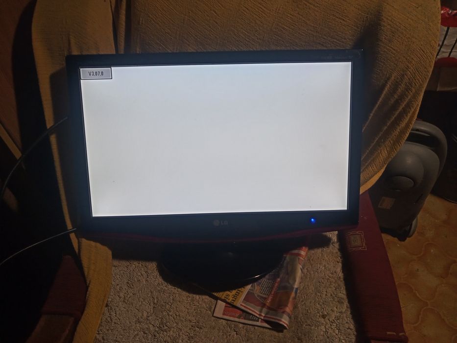 Monitor LG M237WDL na częsci