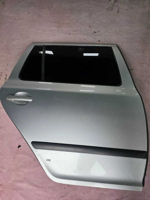 Задня дверка Skoda Octavia A5 Двері праві Октавія А5