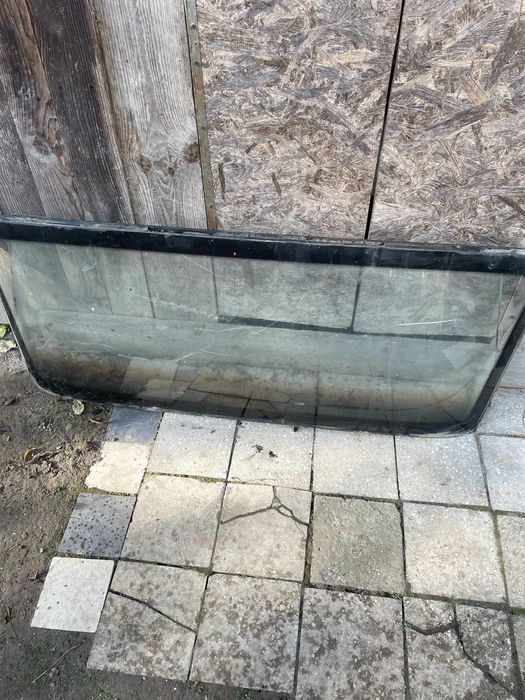 Заднє скло на ваз