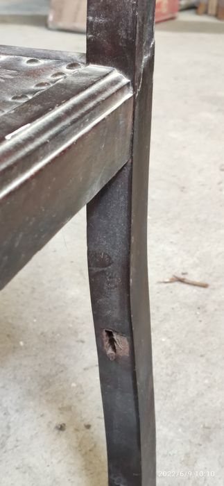 Cadeiras - 4 idênticas