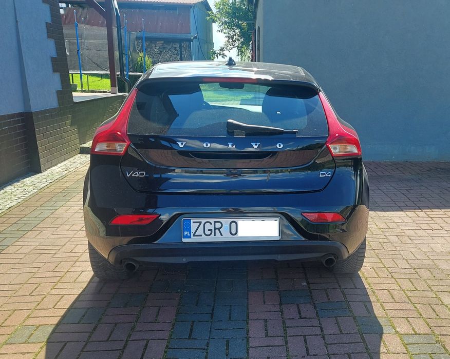 Volvo v40 D4  2.0 diesel  190km