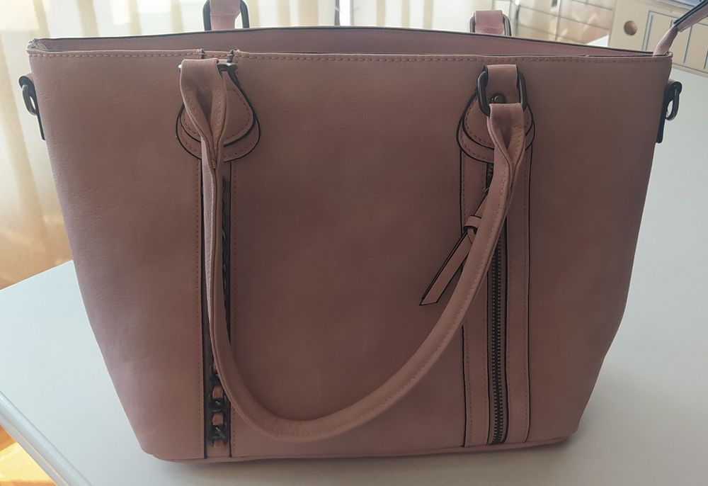 Mala de mulher de cor rosa