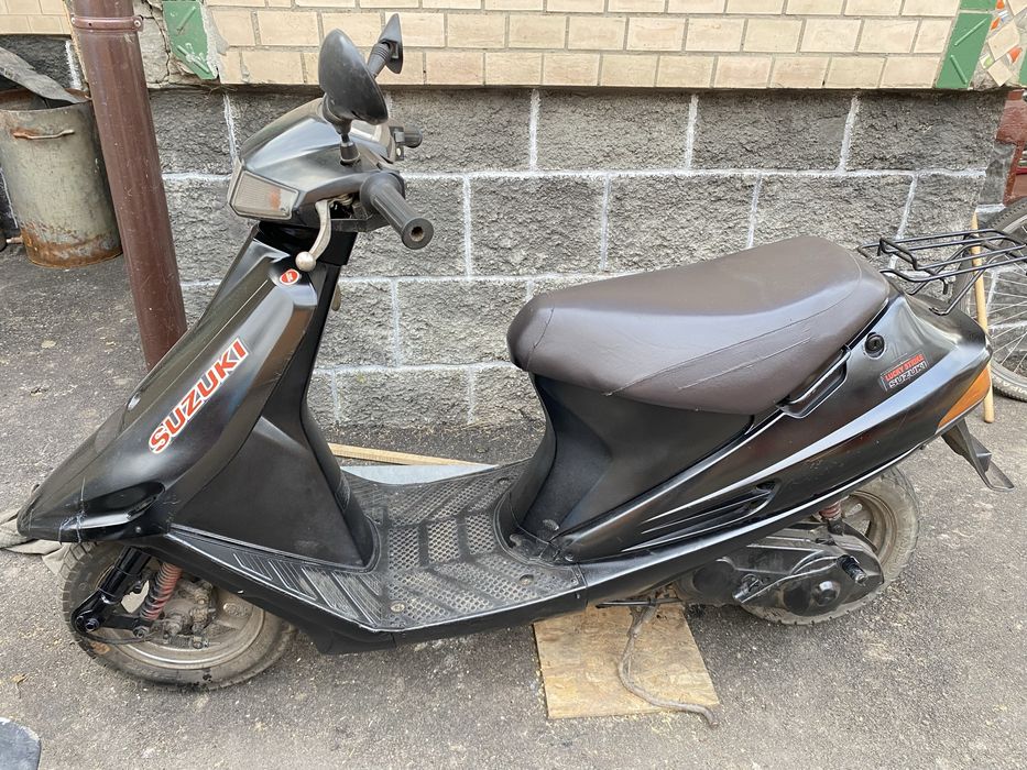 Продам скутер suzuki
