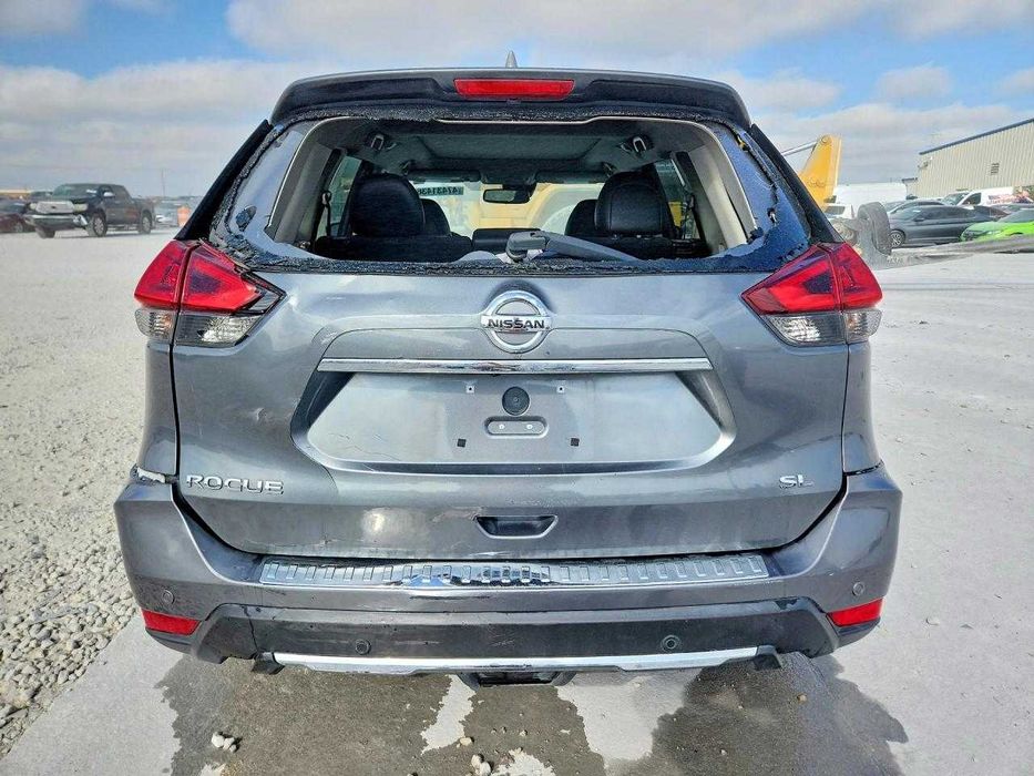 Nisson Rogue SL 2020