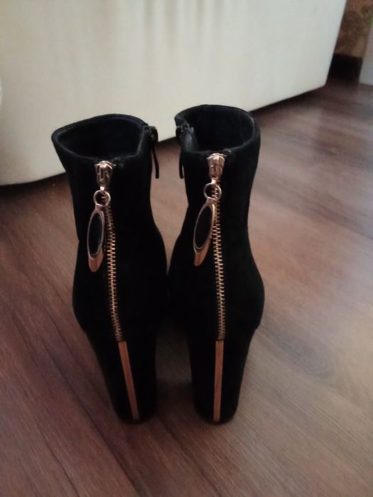 Ботінки жіночі на каблуку