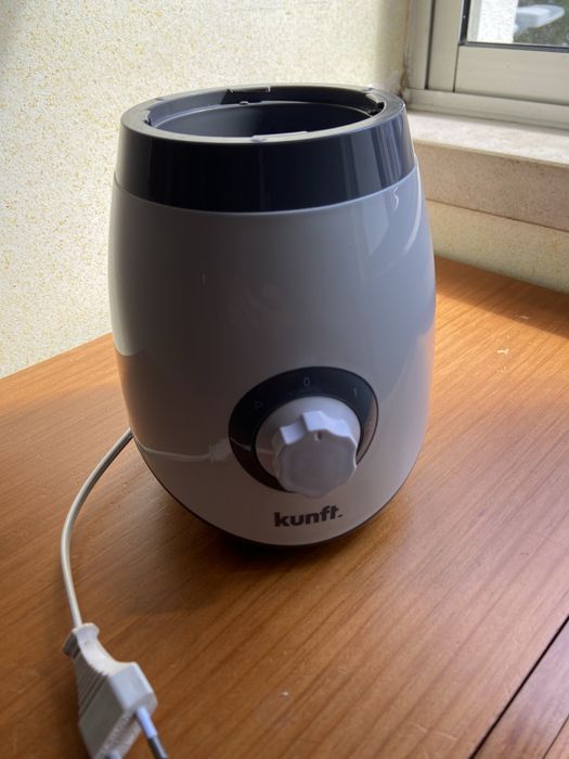 Liquidificadora Kunft KTB-423 – Funciona, Sem Copo