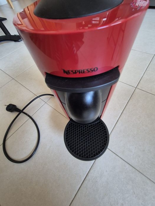 Nespresso Vertuo Plus (modelo De'Longhi vermelho Carcavelos E Parede ...