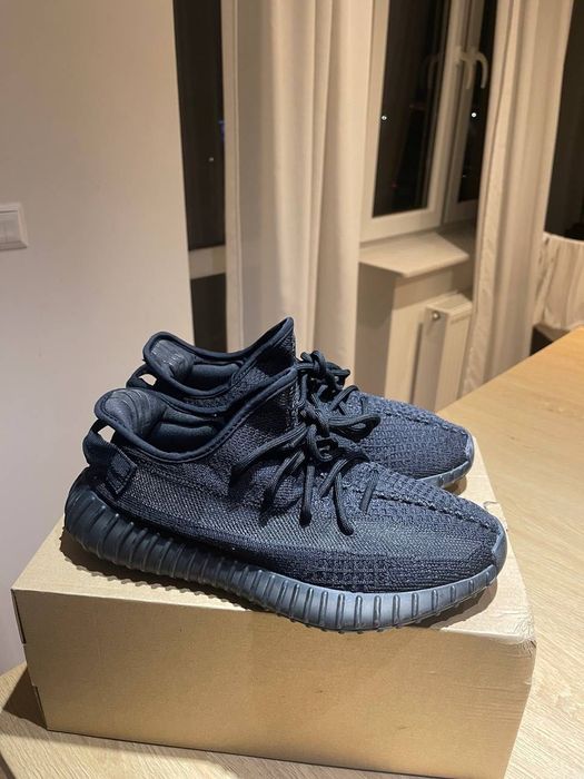 adidas Yeezy boost 350 v2 Onyx 41 black white carbon