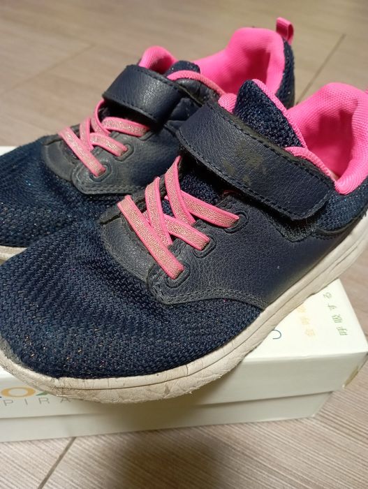 Buty sportowe dziewczęce adidasy rzepy 32
