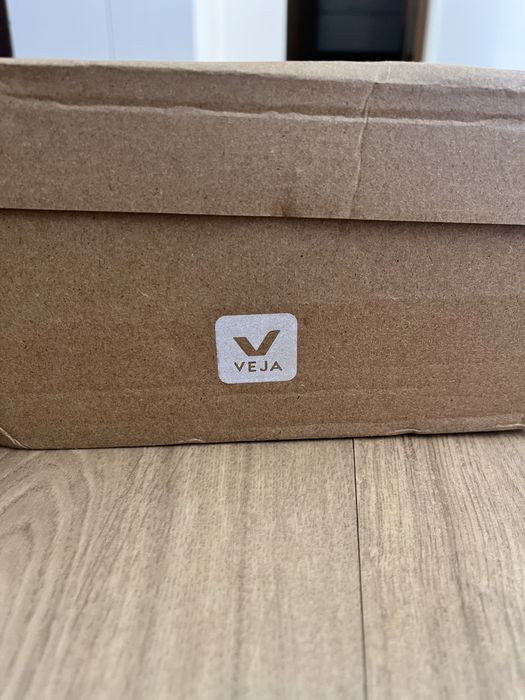 Sapatilhas Veja Esplar Brancas e Cinzentas