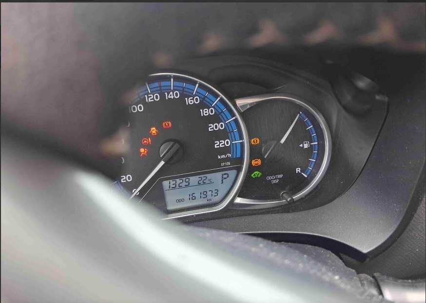 TOYOTA Yaris Salvado