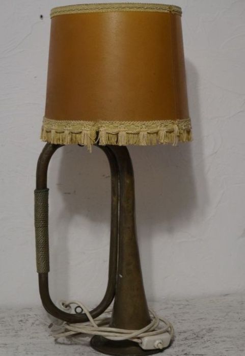 Lampka art deco trąbka