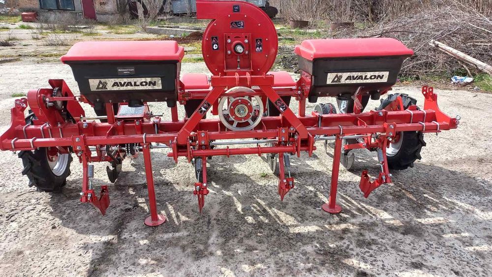 Универсальная Пневматическая Сеялка УПС-8